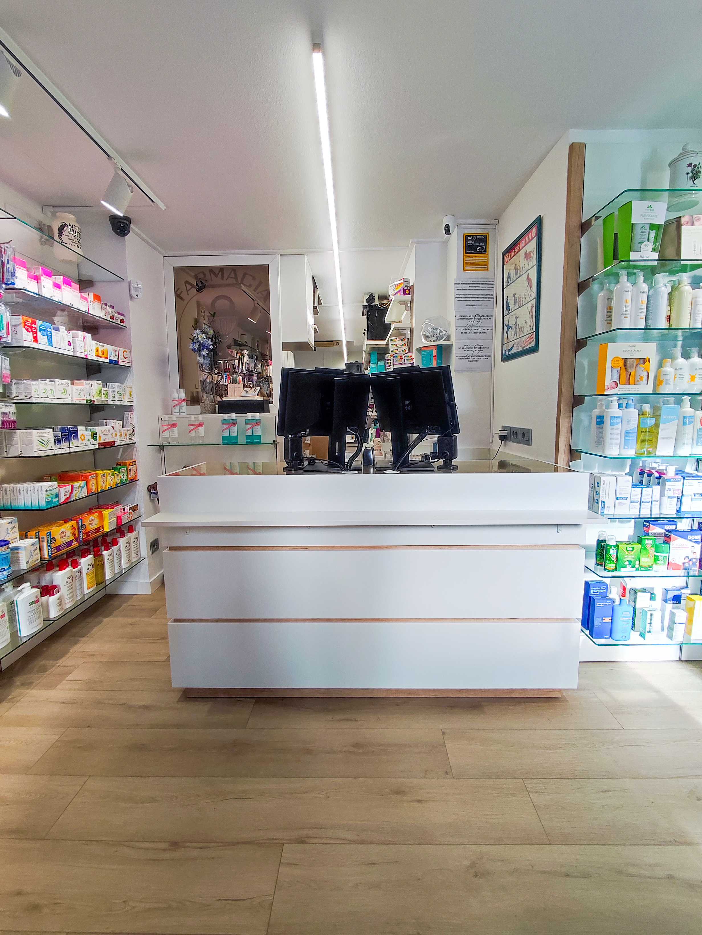 Mostrador Farmacia Ricardo Revilla